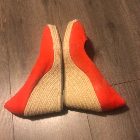 Red Wedges 8 - Picture 5 of 5